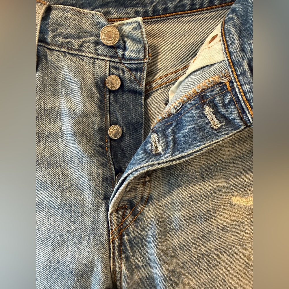 Levi's Classic Light Blue Ripped Jean Shorts - Picture 2 of 5